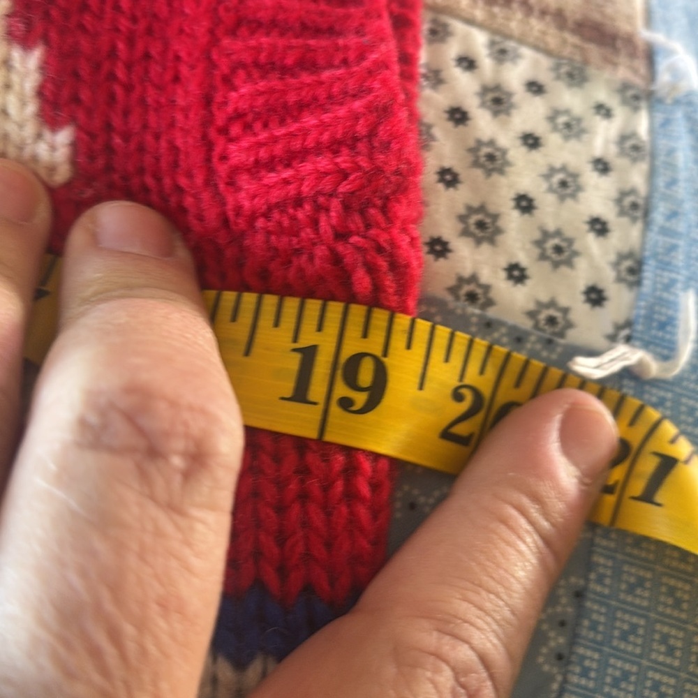 Breech Medium 100% Wool
Geometric Pattern Red Swe… - image 7